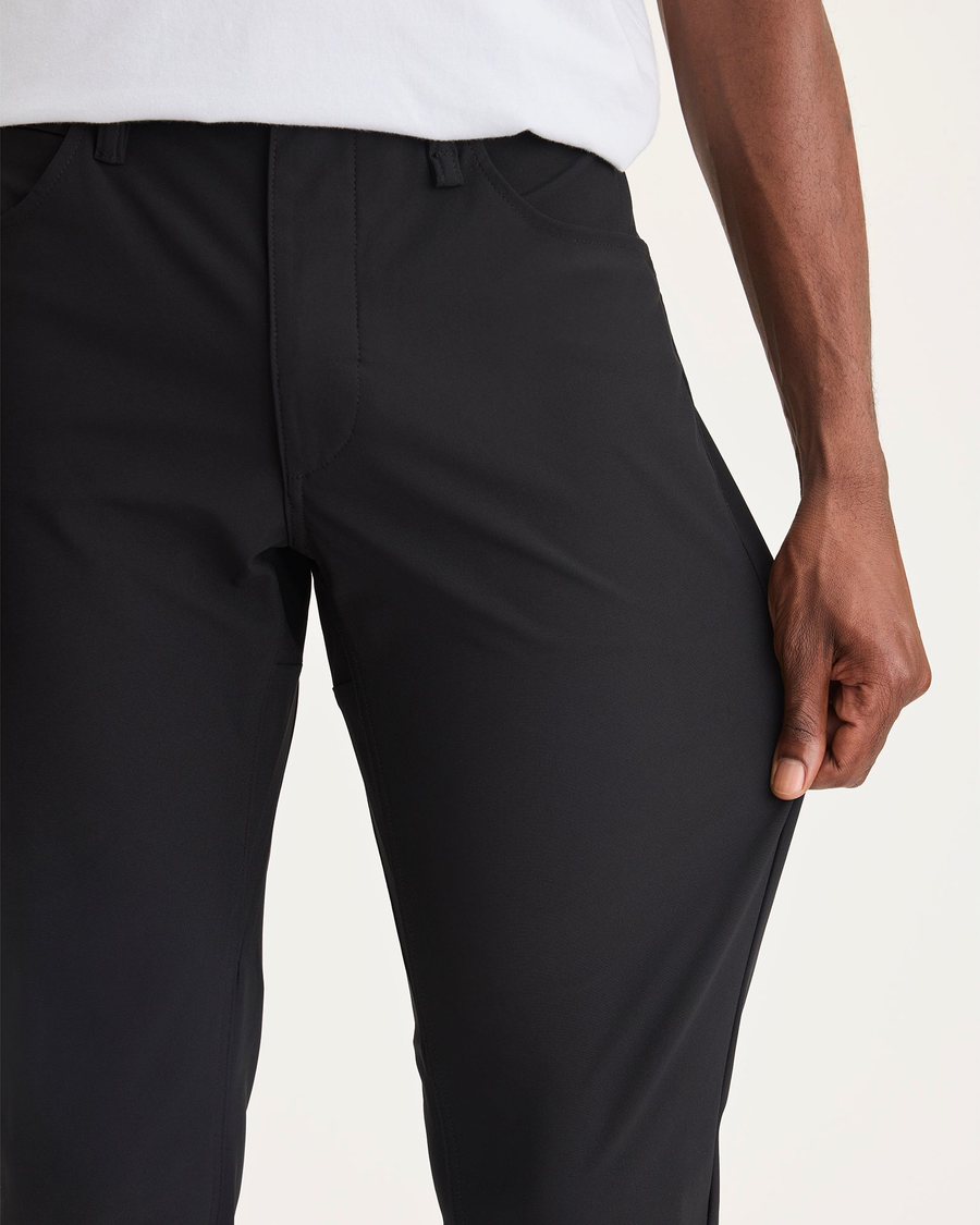 View of model wearing Beautiful Black Pantalon Go, fit slim avec Airweave.