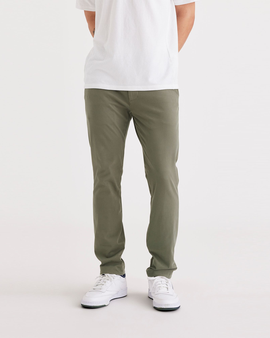 Front view of model wearing Camo Go Chino, Skinny Fit.