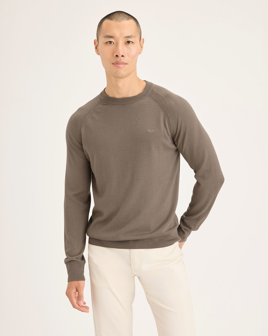 Front view of model wearing Fossil Men's Regular Fit Crewneck Sweater.