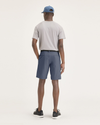 Back view of model wearing Ombre Blue Short chino Go, fit straight avec Airweave.