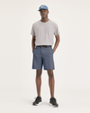 Front view of model wearing Ombre Blue Short chino Go, fit straight avec Airweave.