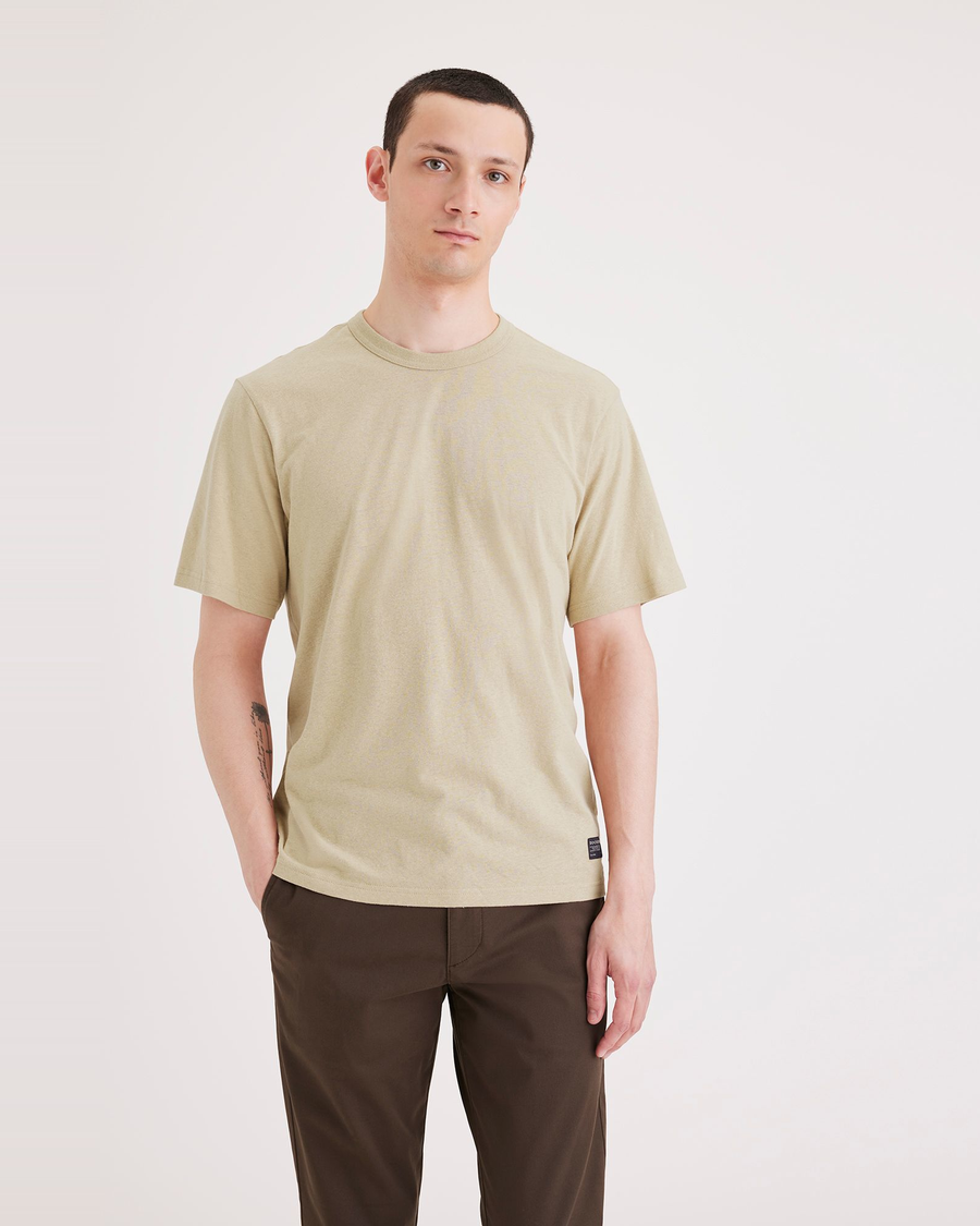 Front view of model wearing Safari Men's Regular Fit Original Tee Shirt.