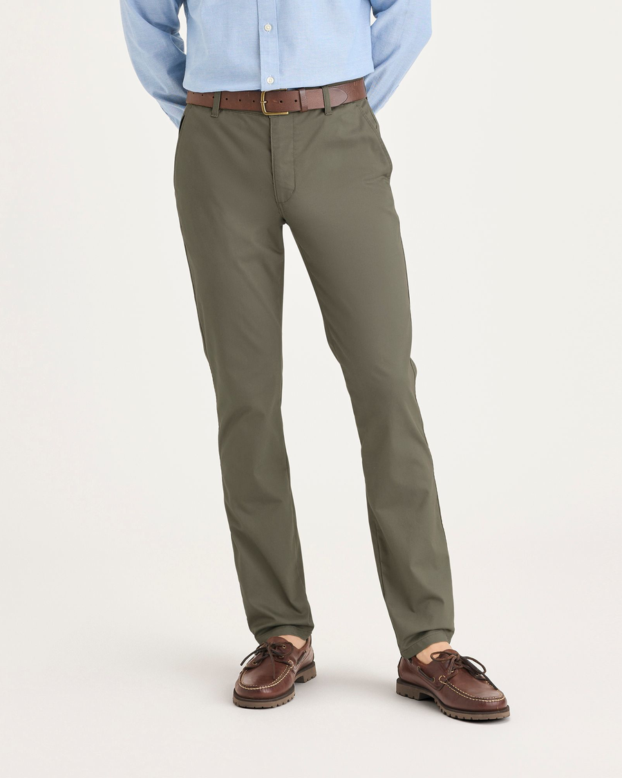 Front view of model wearing Tea Leaf Men's Smart 360 Flex Ultimate Chino.