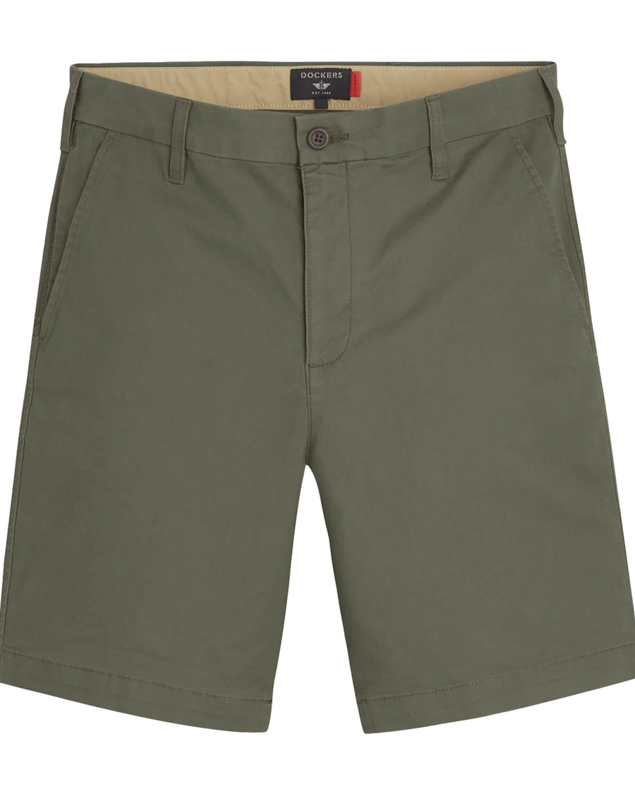 Front view of model wearing Tea Leaf Men's Straight Fit Ultimate Short.