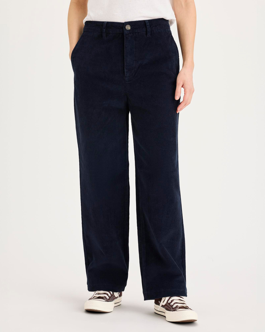 Front view of model wearing Total Eclipse Blake Chino, High Straight Fit.