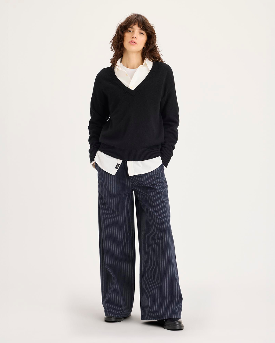 Front view of model wearing Total Eclipse Drawsting Pant, Regular Fit.